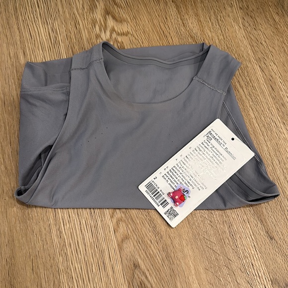 Lululemon tank and shorts set sales - Picture 3 of 5